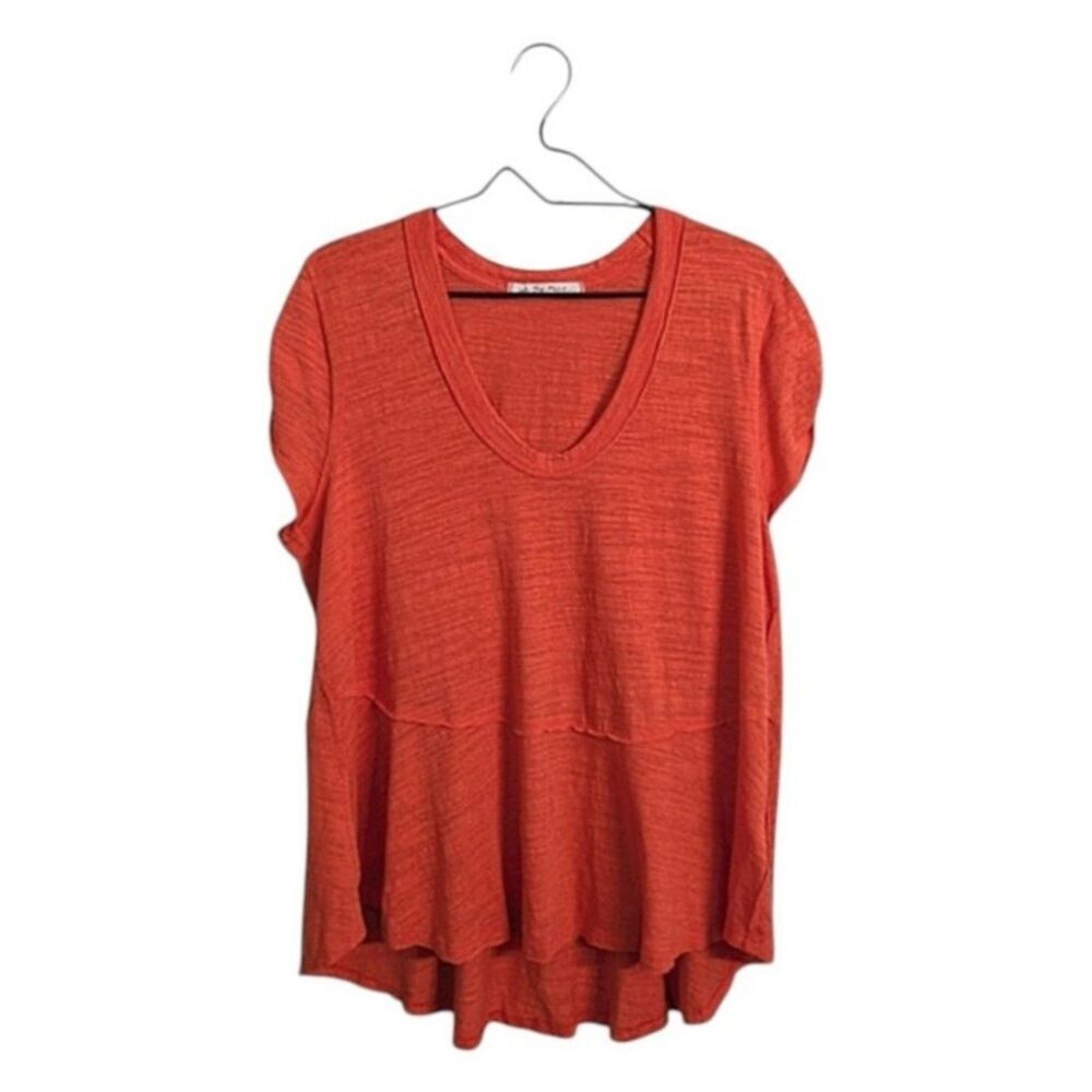 We The Free Coral Orange Top Tee Size M Short Cap Sleeve T-Shirt Casual Summer